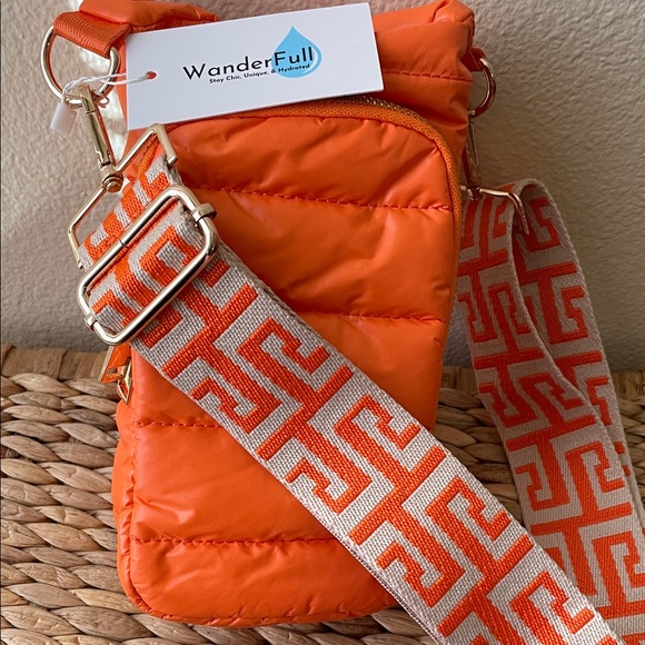 Wanderfull Orange Clementine Hydration Bag - Picture 3 of 5